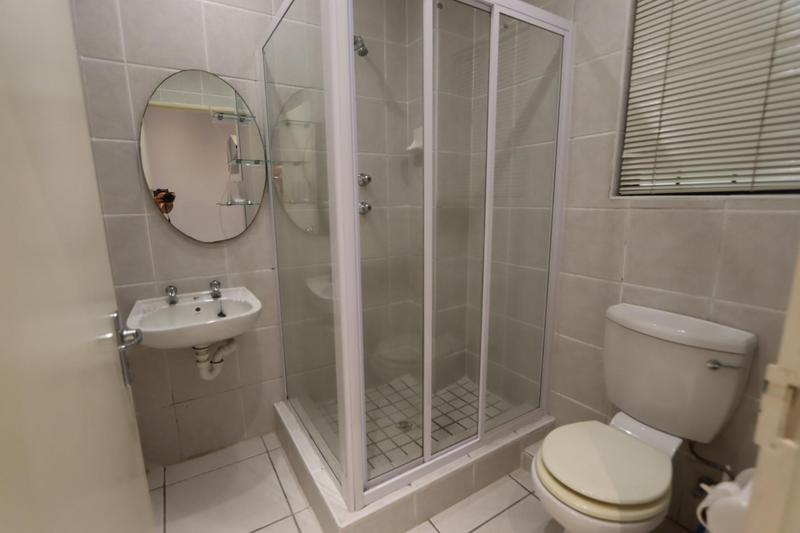 To Let 1 Bedroom Property for Rent in Rondebosch Western Cape